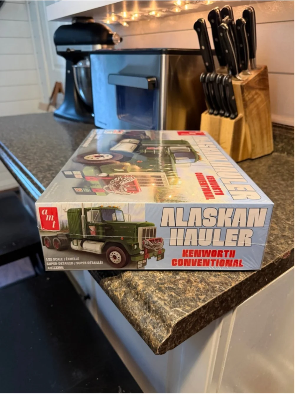 AMT 1:25 SCALE ALASKAN HAULER Kenworth Semi Truck MODEL KIT #1339~NEW in BOX